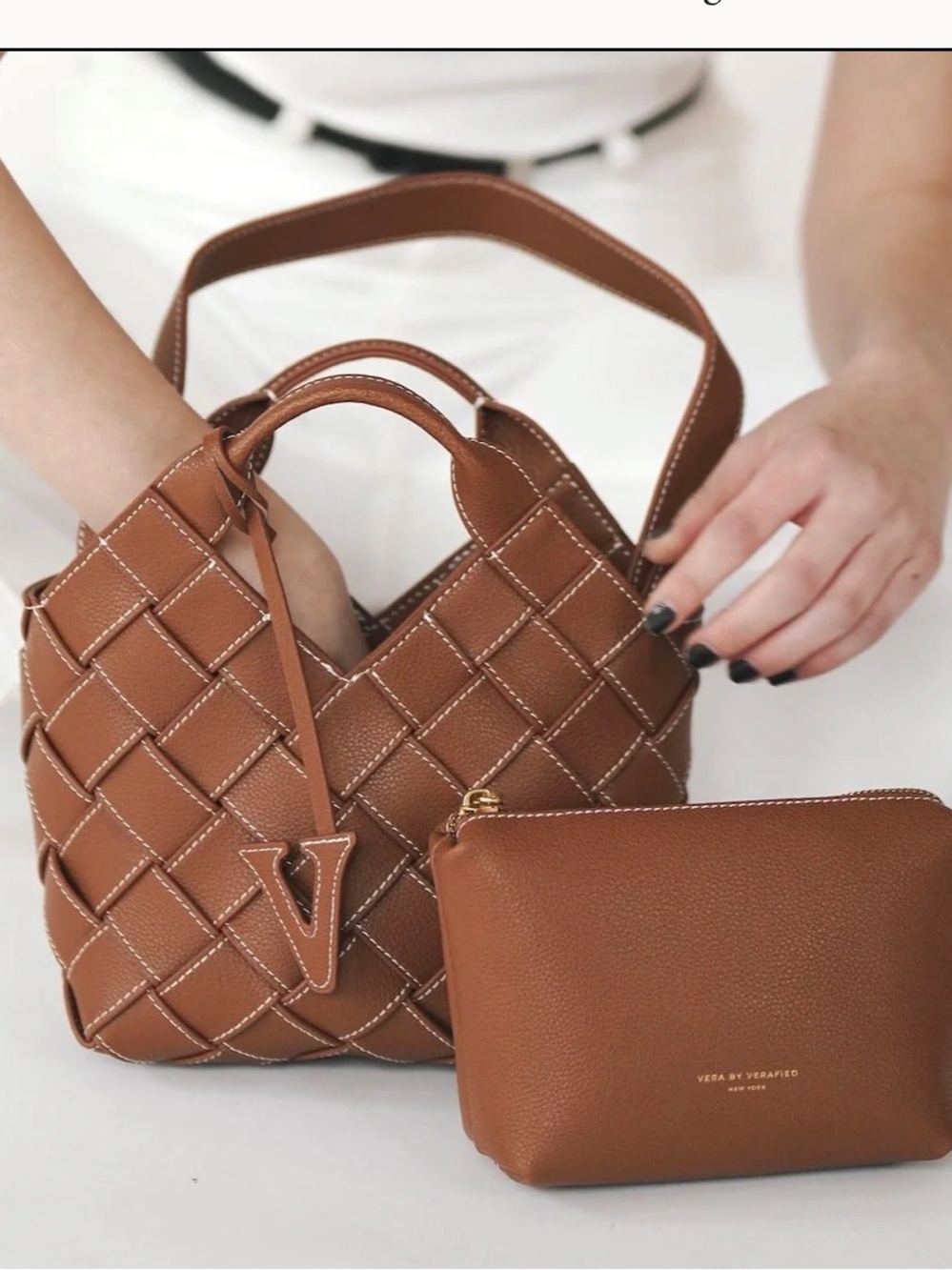 NWOT Verafied New York Caramel Woven Basket Bag - Picture 4 of 6